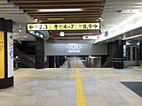 構内（与利マチ）